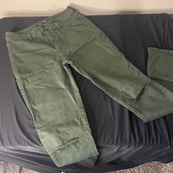 Fashion Nova Olive Chinos for Men - Picture 1 of 2